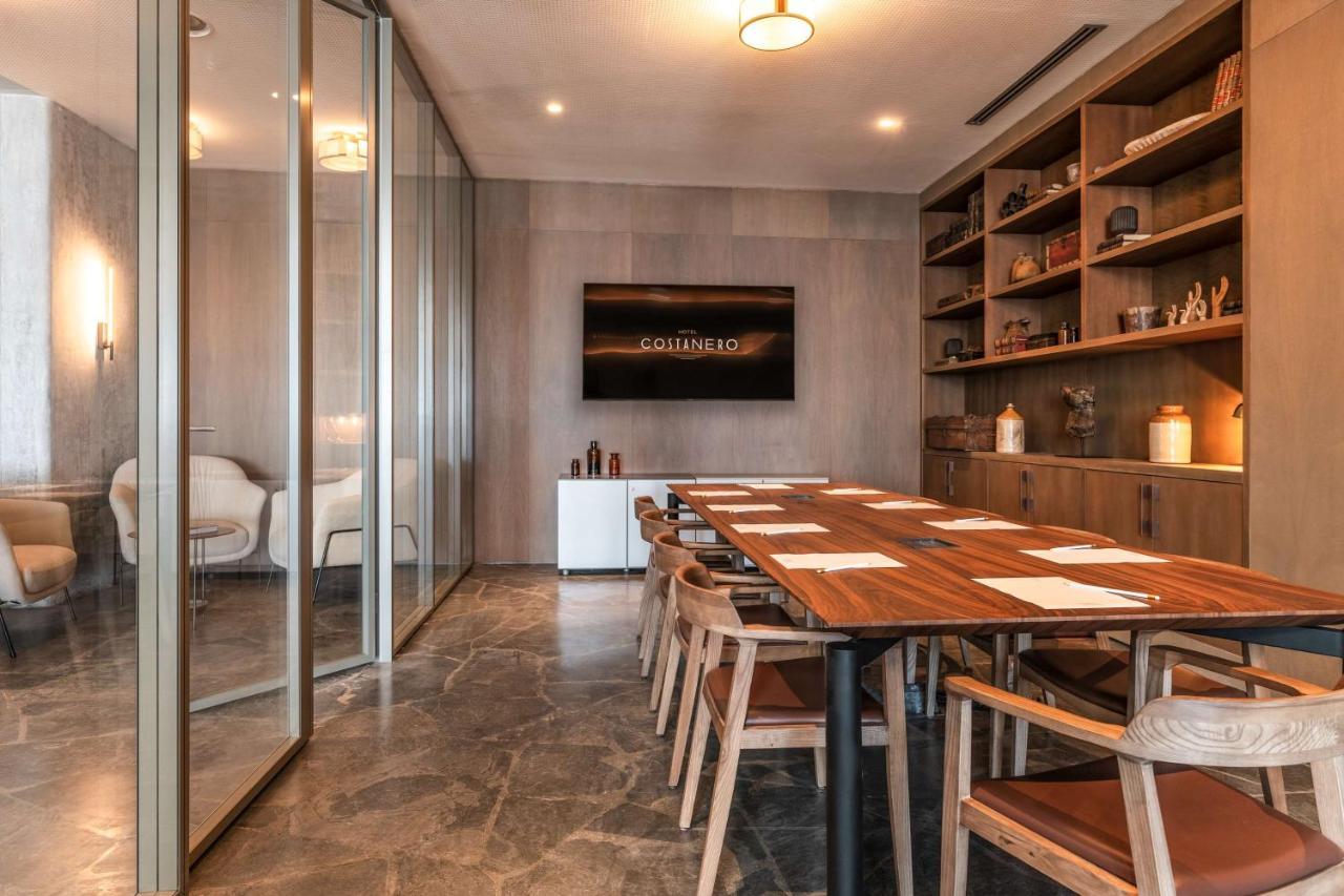 Hotel Costanero MGallery Montevideo Esterno foto The boardroom at the headquarters of the company