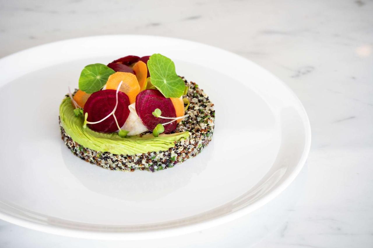 Hotel Costanero MGallery Montevideo Esterno foto A salad at the restaurant